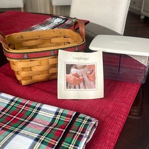 Brand new Longaberger holiday Key Basket with protector